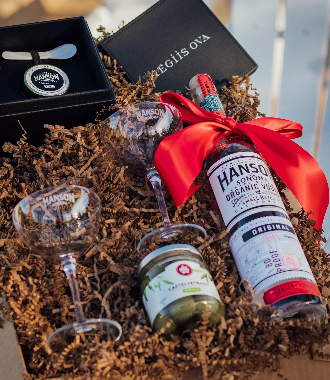 Holiday Gift Guide 2022: Unique Last Minute Gifts For Spirits Lovers